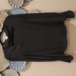 Gorgeous silky vneck Top size Medium by a new day